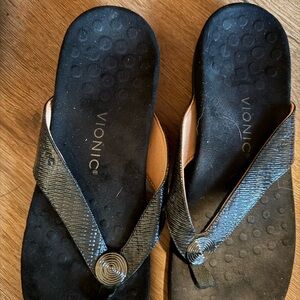 Vionic Shimmery Black Tide Flip Flops